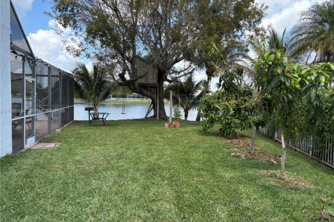 Casa en venta en Pembroke Pines, Florida, 4 dormitorios, 305.09 m2 № 2052571 - foto 26