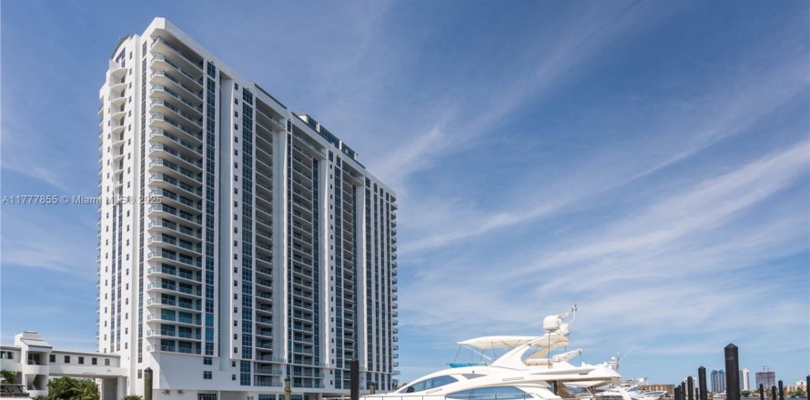 Condo à North Miami Beach, Floride, 3 chambres  № 1958254