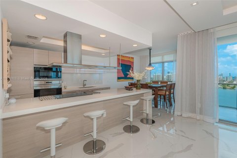 Copropriété à vendre à North Miami Beach, Floride: 3 chambres, 206.15 m2 № 1958254 - photo 17