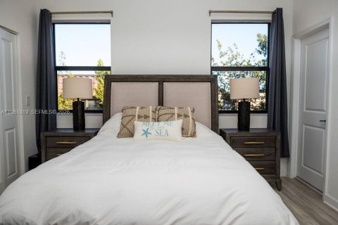 Touwnhouse à vendre à Miami, Floride: 3 chambres, 128.02 m2 № 2027325 - photo 27