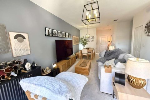 Touwnhouse à vendre à Miami, Floride: 3 chambres, 128.02 m2 № 2027325 - photo 8