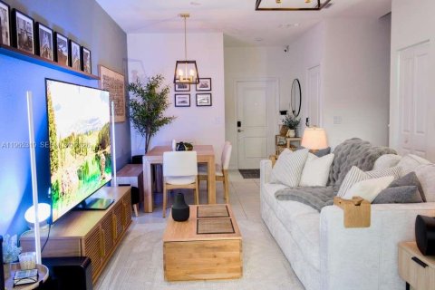 Touwnhouse à vendre à Miami, Floride: 3 chambres, 128.02 m2 № 2027325 - photo 9