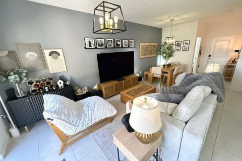 Touwnhouse à vendre à Miami, Floride: 3 chambres, 128.02 m2 № 2027325 - photo 7