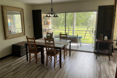 Купить кондоминиум в Тамарак, Флорида 2 спальни, 85.47м2, № 2182767 - фото 5