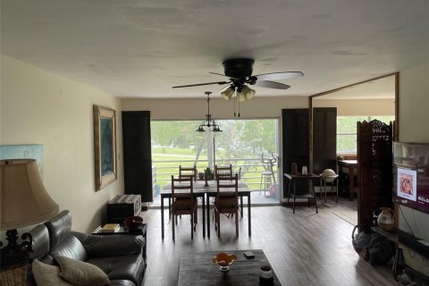 Купить кондоминиум в Тамарак, Флорида 2 спальни, 85.47м2, № 2182767 - фото 4