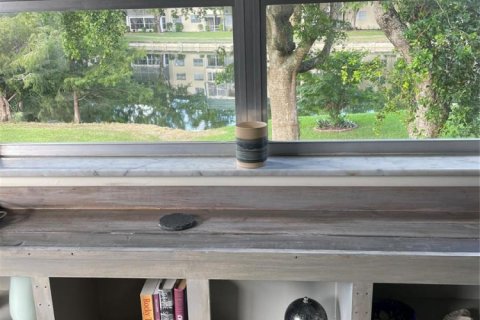 Купить кондоминиум в Тамарак, Флорида 2 спальни, 85.47м2, № 2182767 - фото 7