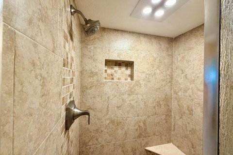 Condo in Hutchinson Island South, Florida, 2 bedrooms  № 2122740 - photo 22