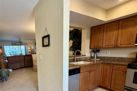 Condo in Hutchinson Island South, Florida, 2 bedrooms  № 2122740 - photo 8