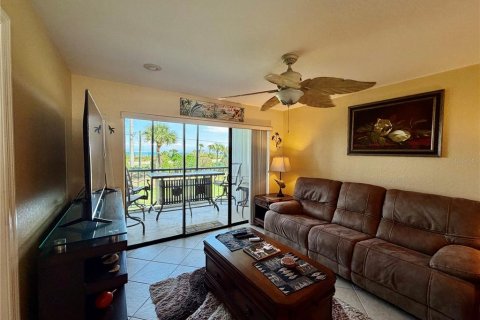 Condo in Hutchinson Island South, Florida, 2 bedrooms  № 2122740 - photo 14