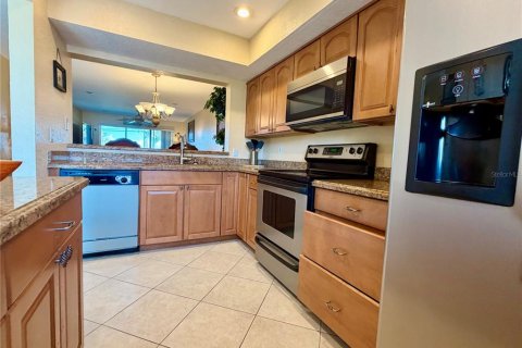 Condo in Hutchinson Island South, Florida, 2 bedrooms  № 2122740 - photo 9