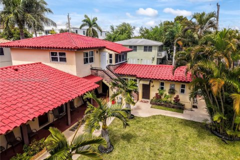 Propiedad comercial en venta en Fort Lauderdale, Florida № 1707789 - foto 12