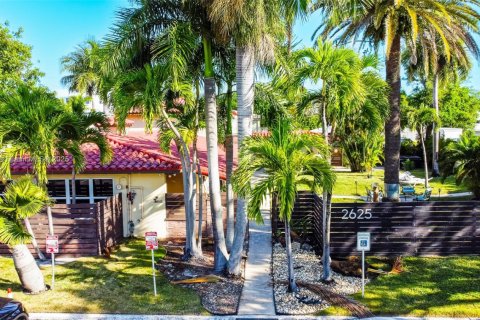 Propiedad comercial en venta en Fort Lauderdale, Florida № 1707789 - foto 3