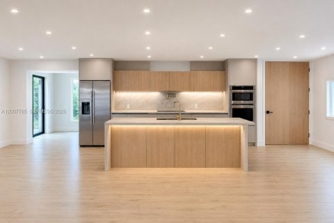 Casa en venta en Miami, Florida, 4 dormitorios, 171.78 m2 № 2170855 - foto 2