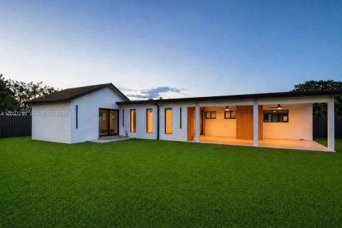 Casa en venta en Miami, Florida, 4 dormitorios, 171.78 m2 № 2170855 - foto 7