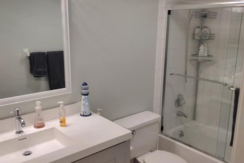 Condo in Stuart, Florida, 2 bedrooms  № 2245346 - photo 9
