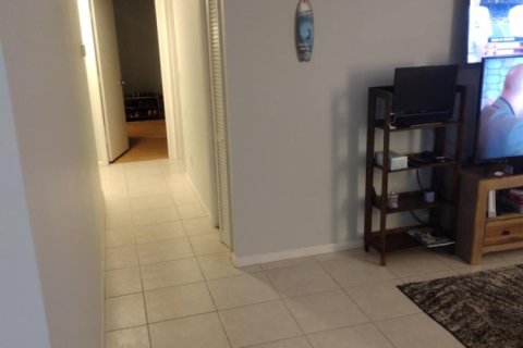 Condo in Stuart, Florida, 2 bedrooms  № 2245346 - photo 13