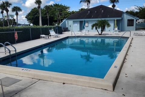 Condo in Stuart, Florida, 2 bedrooms  № 2245346 - photo 6