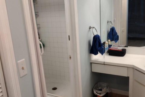 Condo in Stuart, Florida, 2 bedrooms  № 2245346 - photo 16