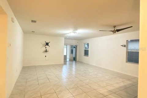 House in DeBary, Florida 3 bedrooms, 161.84 sq.m. № 2231259 - photo 21
