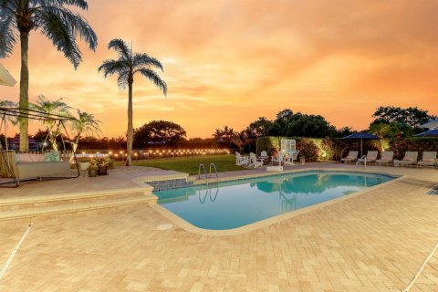 House in Palm Beach Gardens, Florida 5 bedrooms, 448.16 sq.m. № 2187444 - photo 5