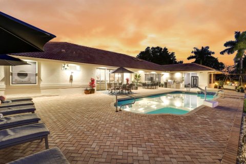 House in Palm Beach Gardens, Florida 5 bedrooms, 448.16 sq.m. № 2187444 - photo 6