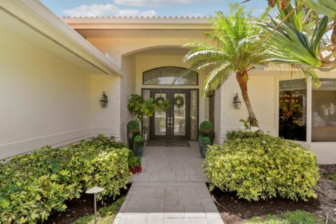 House in Palm Beach Gardens, Florida 5 bedrooms, 448.16 sq.m. № 2187444 - photo 9