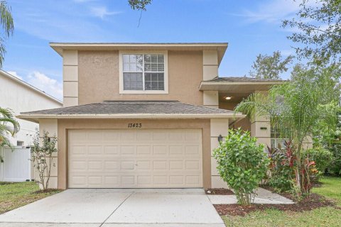 House in Riverview, Florida 4 bedrooms, 215.72 sq.m. № 2423718