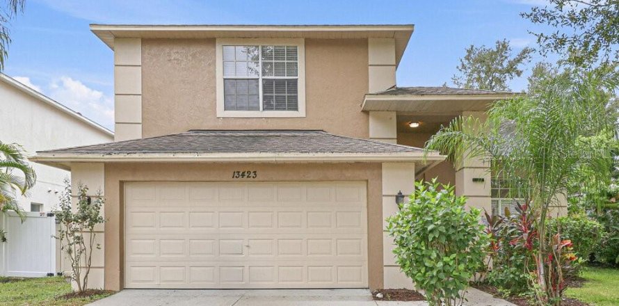 House in Riverview, Florida 4 bedrooms, 215.72 sq.m. № 2423718