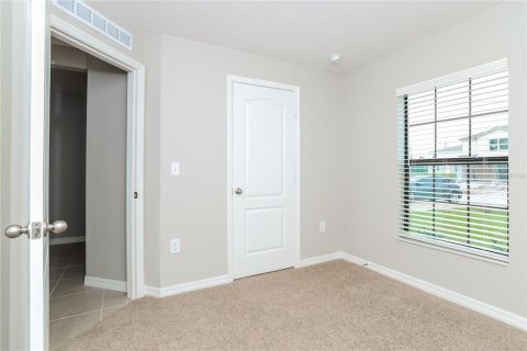Casa en alquiler en Poinciana, Florida, 5 dormitorios, 149.02 m2 № 1843397 - foto 11