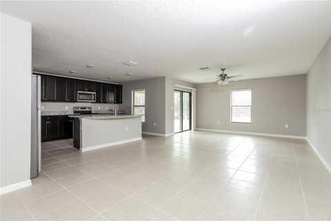 Casa en alquiler en Poinciana, Florida, 5 dormitorios, 149.02 m2 № 1843397 - foto 3