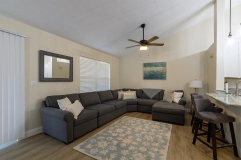 Condominio en venta en Gainesville, Florida, 2 dormitorios, 116.13 m2 № 2141910 - foto 5