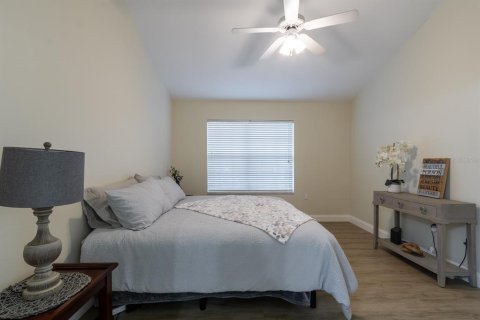 Condominio en venta en Gainesville, Florida, 2 dormitorios, 116.13 m2 № 2141910 - foto 13