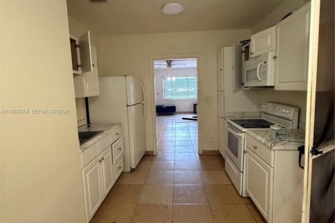 Купить виллу или дом в Майами, Флорида 4 спальни, 139.26м2, № 2048443 - фото 4