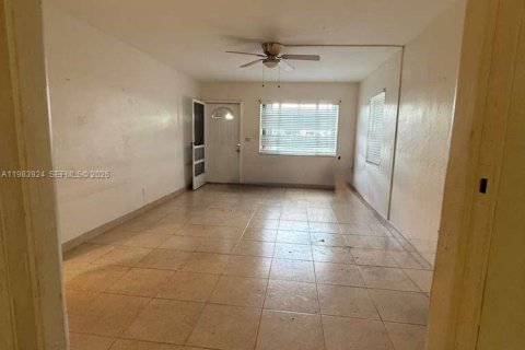 Купить виллу или дом в Майами, Флорида 4 спальни, 139.26м2, № 2048443 - фото 3