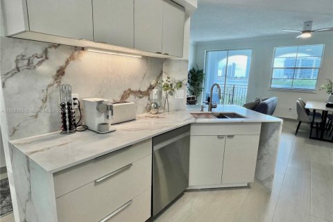 Condo in Aventura, Florida, 2 bedrooms № 1875045 - photo 21