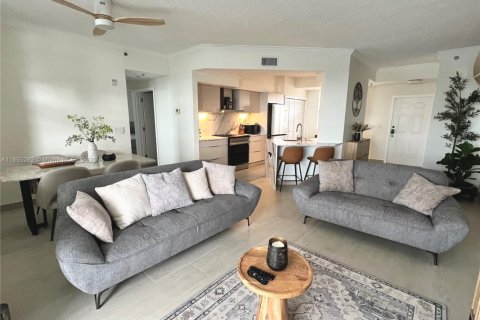 Condo in Aventura, Florida, 2 bedrooms № 1875045 - photo 4