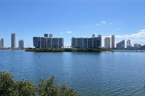 Condo in Aventura, Florida, 2 bedrooms № 1875045 - photo 3