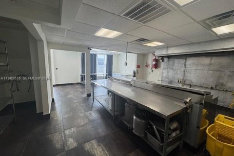 Immobilier commercial à vendre à Miami, Floride № 2049217 - photo 4