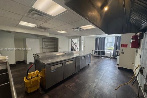 Immobilier commercial à vendre à Miami, Floride № 2049217 - photo 5