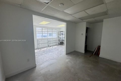 Immobilier commercial à vendre à Miami, Floride № 2049217 - photo 10