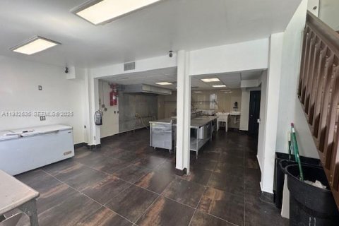 Immobilier commercial à vendre à Miami, Floride № 2049217 - photo 7