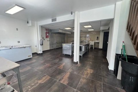 Immobilier commercial à vendre à Miami, Floride № 2049217 - photo 8