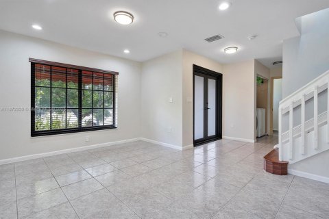 Casa en venta en Miami Gardens, Florida, 3 dormitorios, 144.56 m2 № 1897830 - foto 11