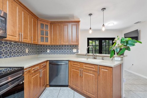 Casa en venta en Miami Gardens, Florida, 3 dormitorios, 144.56 m2 № 1897830 - foto 18