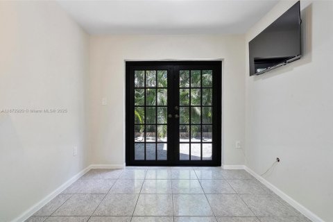 Casa en venta en Miami Gardens, Florida, 3 dormitorios, 144.56 m2 № 1897830 - foto 22