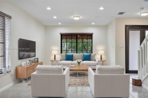 Casa en venta en Miami Gardens, Florida, 3 dormitorios, 144.56 m2 № 1897830 - foto 9