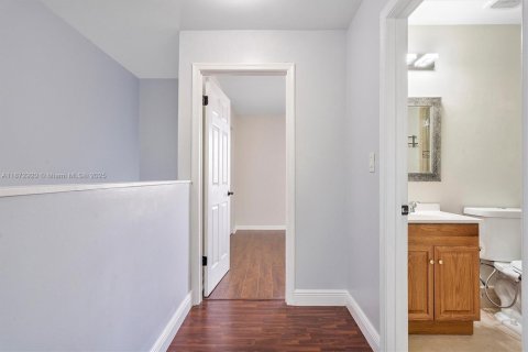 Casa en venta en Miami Gardens, Florida, 3 dormitorios, 144.56 m2 № 1897830 - foto 24