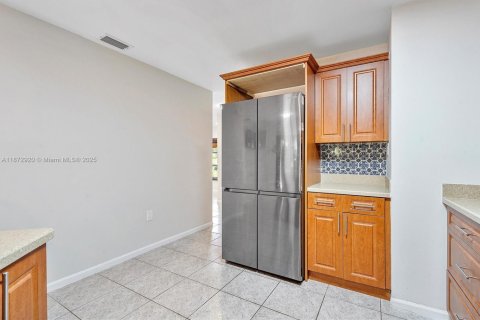 Casa en venta en Miami Gardens, Florida, 3 dormitorios, 144.56 m2 № 1897830 - foto 19