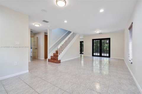 Casa en venta en Miami Gardens, Florida, 3 dormitorios, 144.56 m2 № 1897830 - foto 5