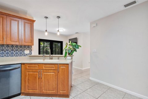 Casa en venta en Miami Gardens, Florida, 3 dormitorios, 144.56 m2 № 1897830 - foto 17